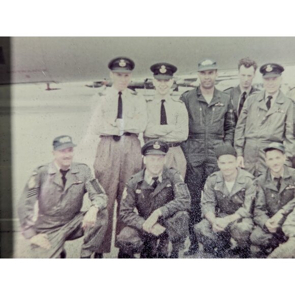 Vintage framed Canada Air crew colour photo 8 x 10, Faded glossy photo movie - Picture 6 of 8